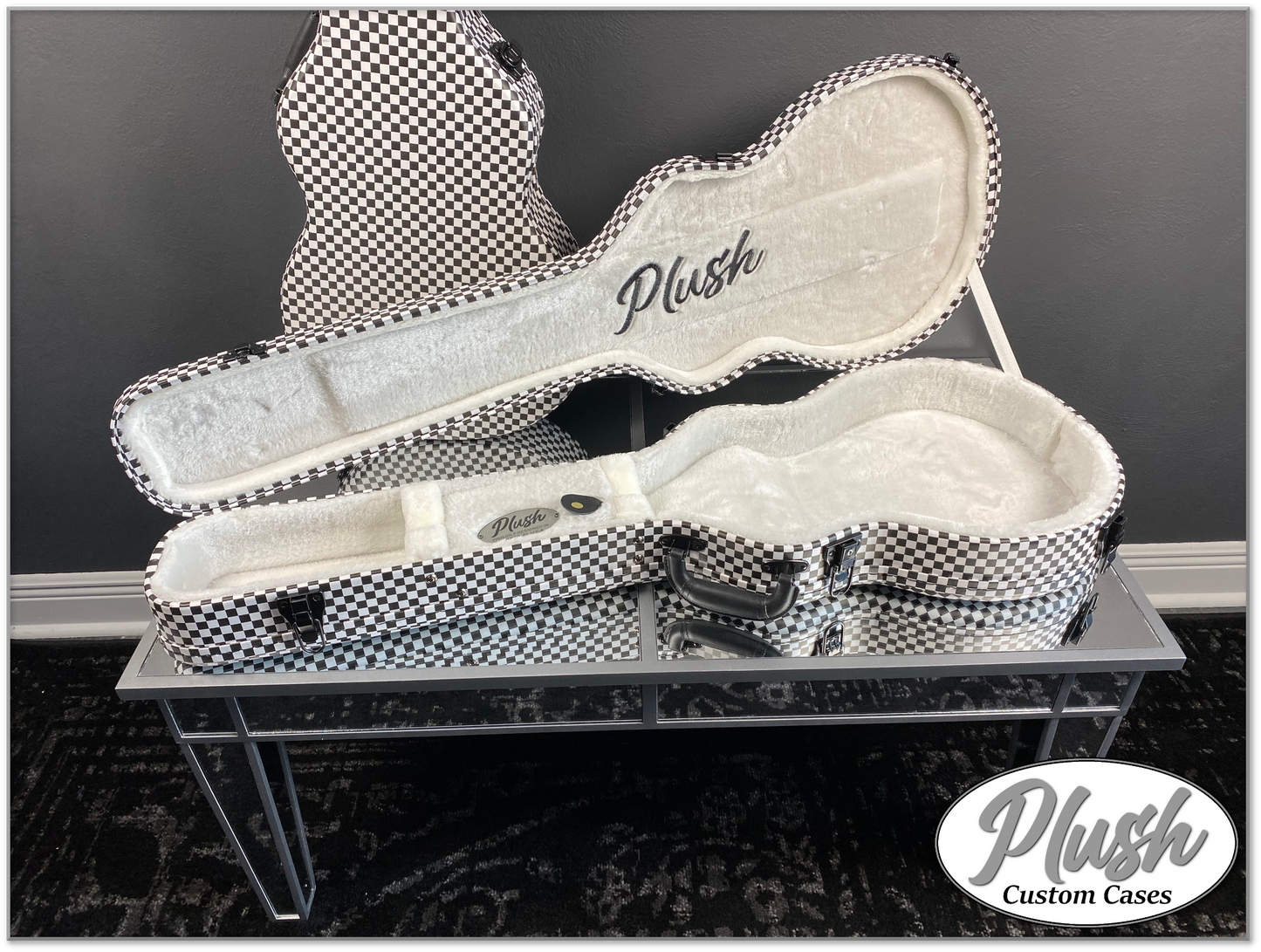 Plush-Paul LP Custom Guitar Case Black & White Checkerboard with White Fur