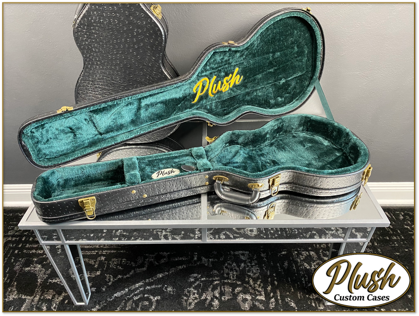 Plush-Paul LP Custom Guitar Case Black Ostrich with Green Fur