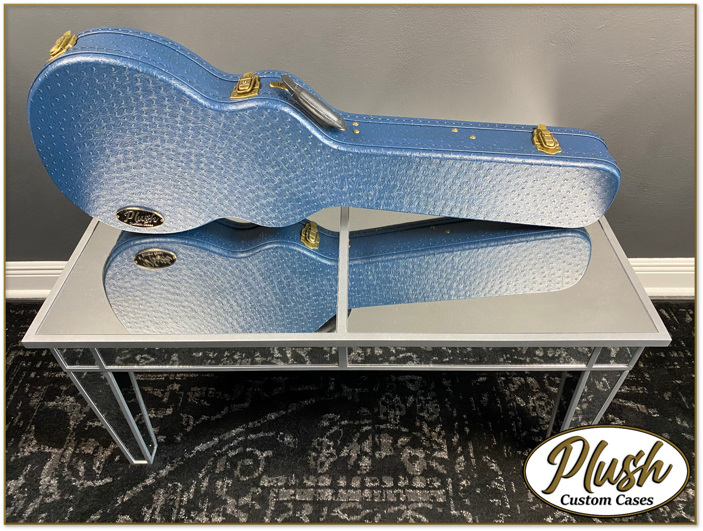 Plush-Paul LP Custom Guitar Case Blue Ostrich with Cream Fur