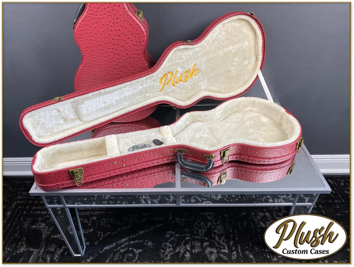 Plush-Paul LP Custom Guitar Case Burgundy-Red Ostrich with Cream Fur