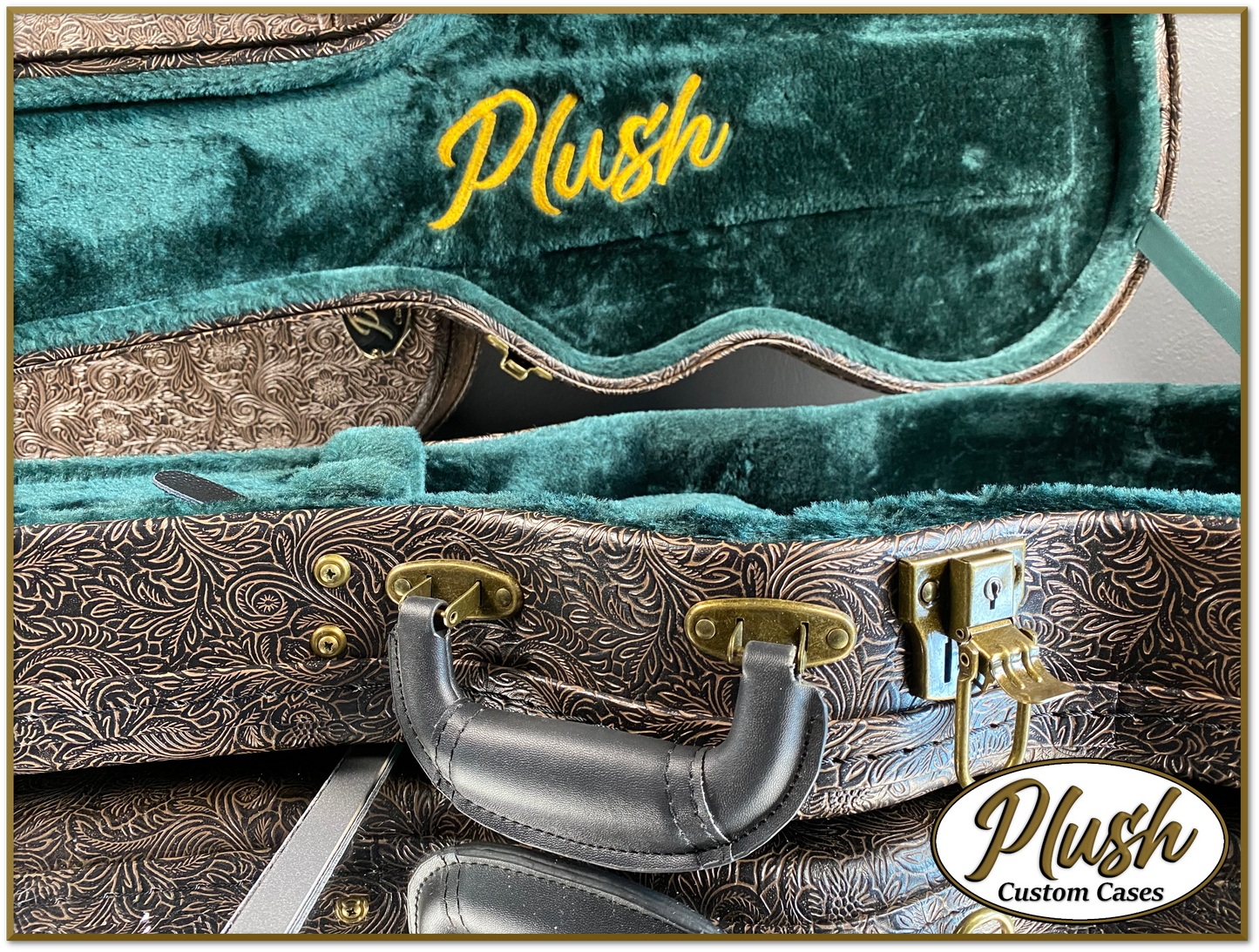 Plush-Paul LP Custom Guitar Case Tooled Leather pattern 4 with Green Fur