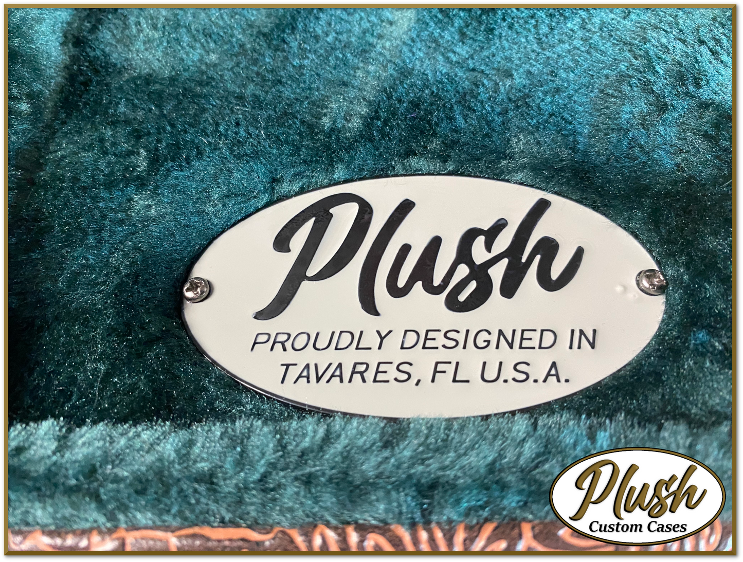 Plush-Paul LP Custom Guitar Case Tooled Leather pattern 5 with Green Fur