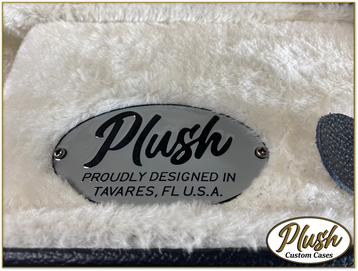 Plush-Paul LP Custom Guitar Case Black Tolex with Cream Fur