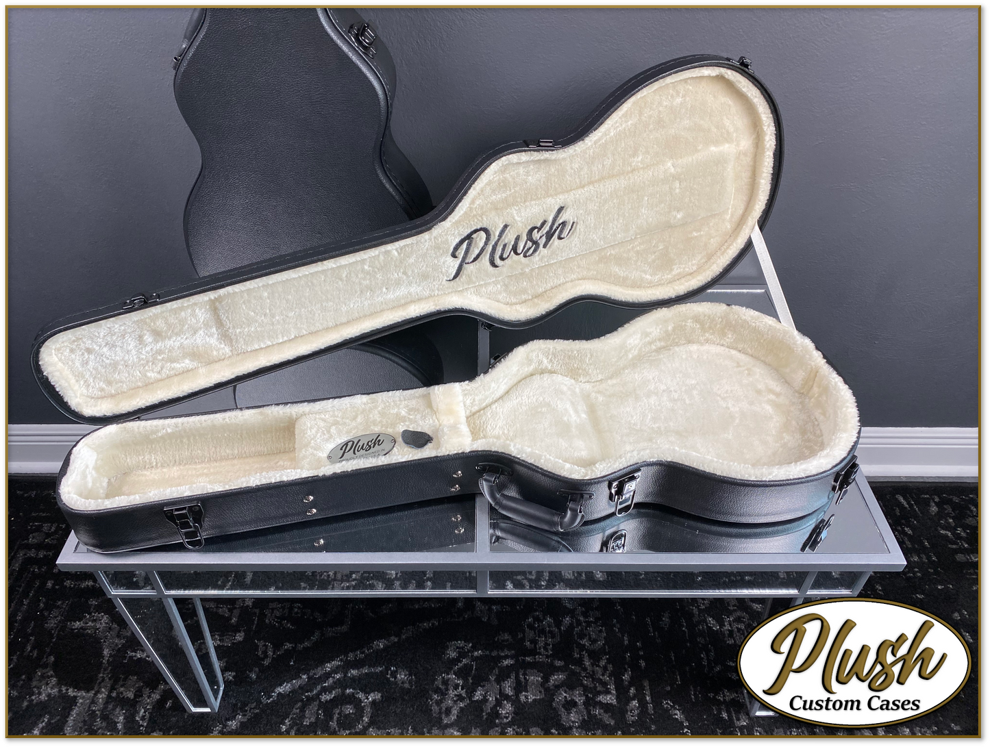 Plush-Paul LP Custom Guitar Case Black Tolex with White Fur