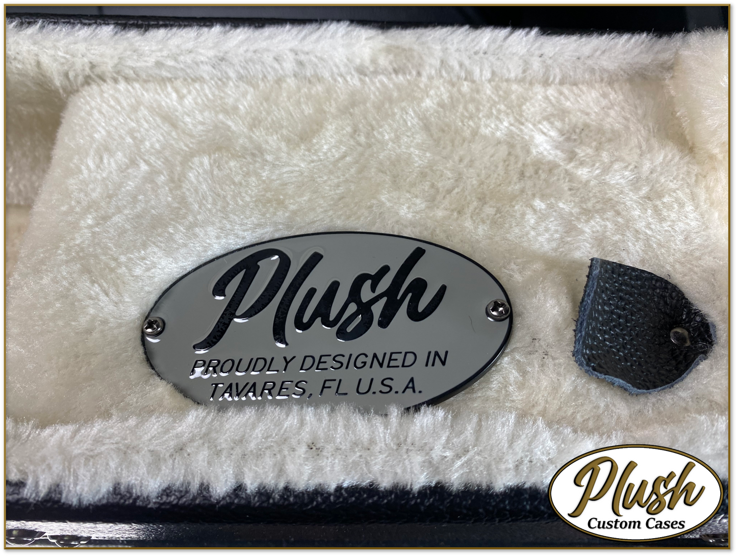 Plush-Paul LP Custom Guitar Case Black Tolex with White Fur