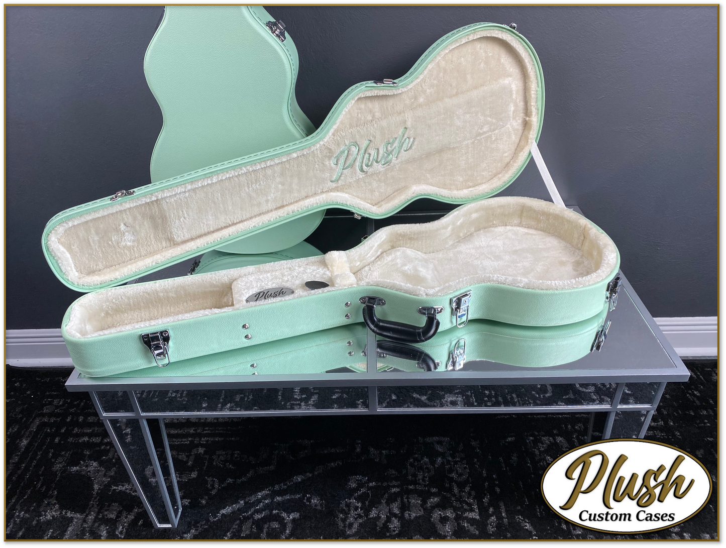 Plush-Paul LP Custom Guitar Case Seafoam Green Tolex with Cream Fur