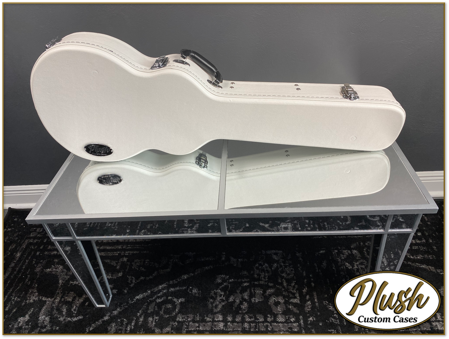 Plush-Paul LP Custom Guitar Case White Tolex with White Fur