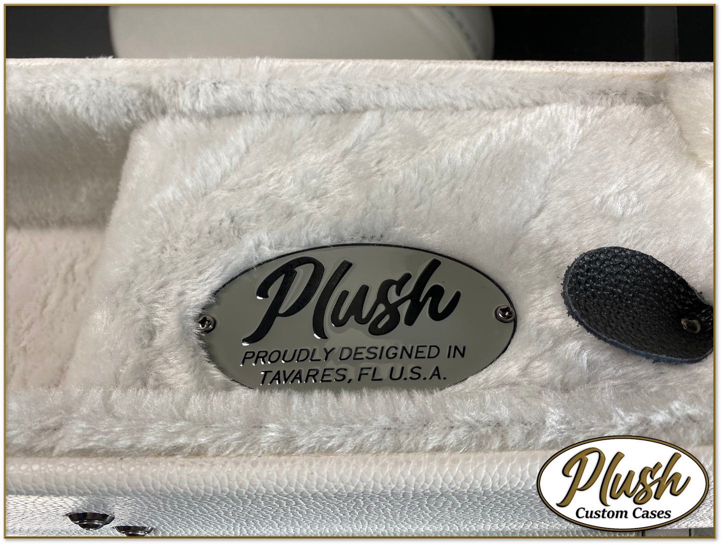 Plush-Paul LP Custom Guitar Case White Tolex with White Fur