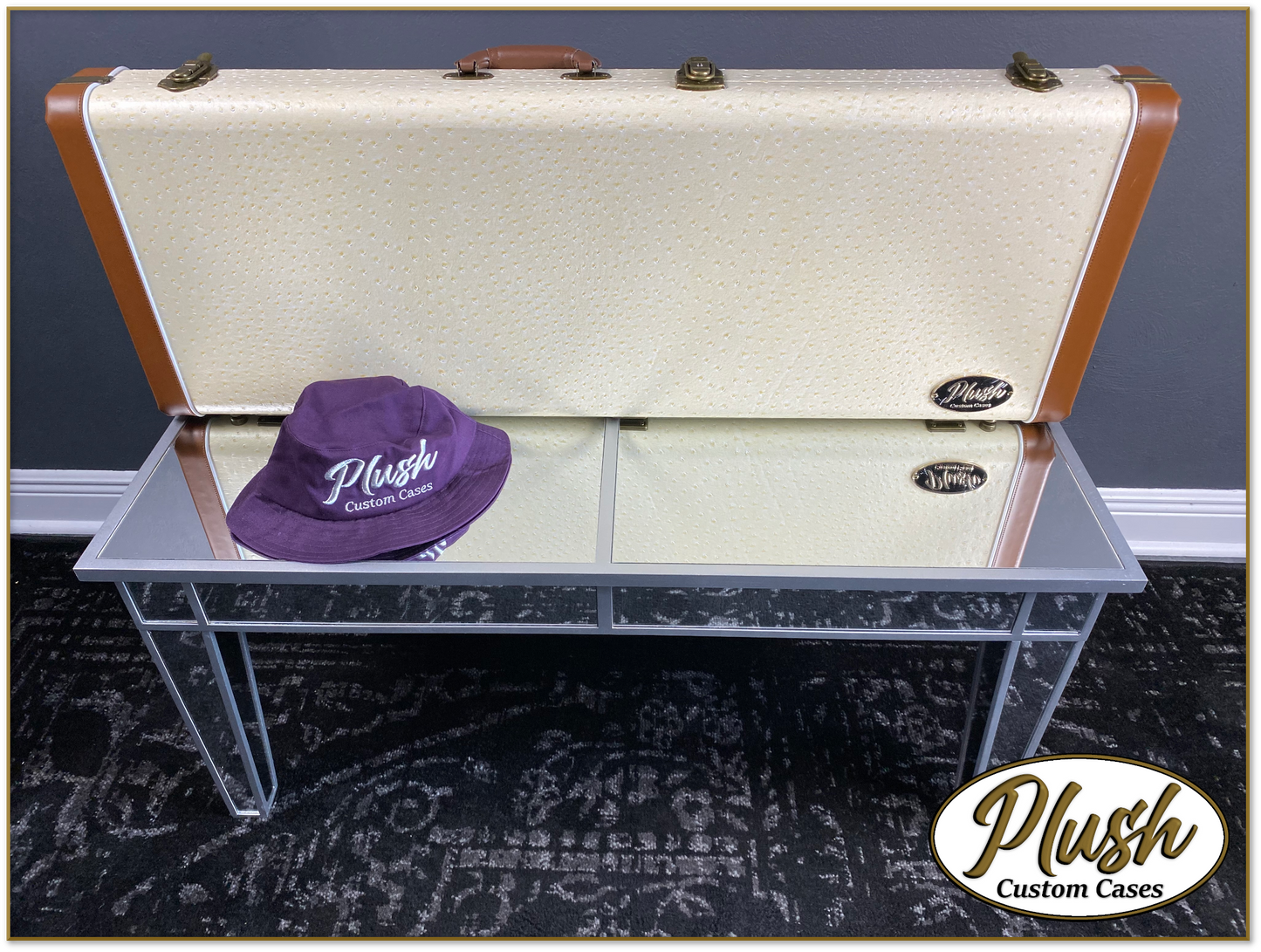 PlushCaster Tele®/Strat® Custom Guitar Case Cream Ostrich with Green Fur