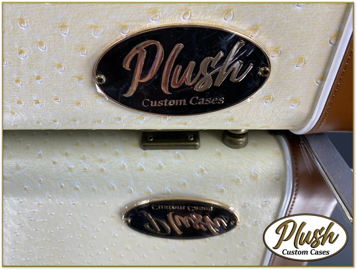PlushCaster Tele®/Strat® Custom Guitar Case Cream Ostrich with Green Fur