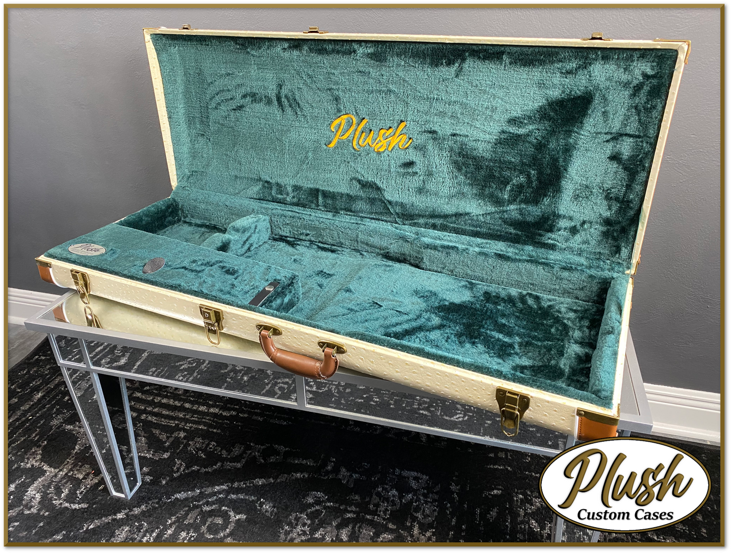 PlushCaster Tele®/Strat® Custom Guitar Case Cream Ostrich with Green Fur