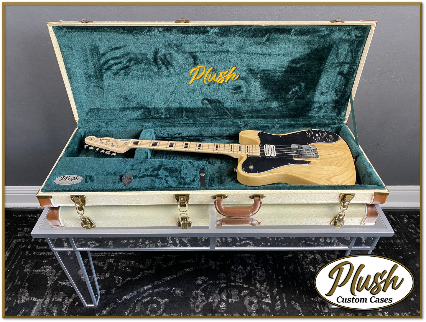 PlushCaster Tele®/Strat® Custom Guitar Case Cream Ostrich with Green Fur