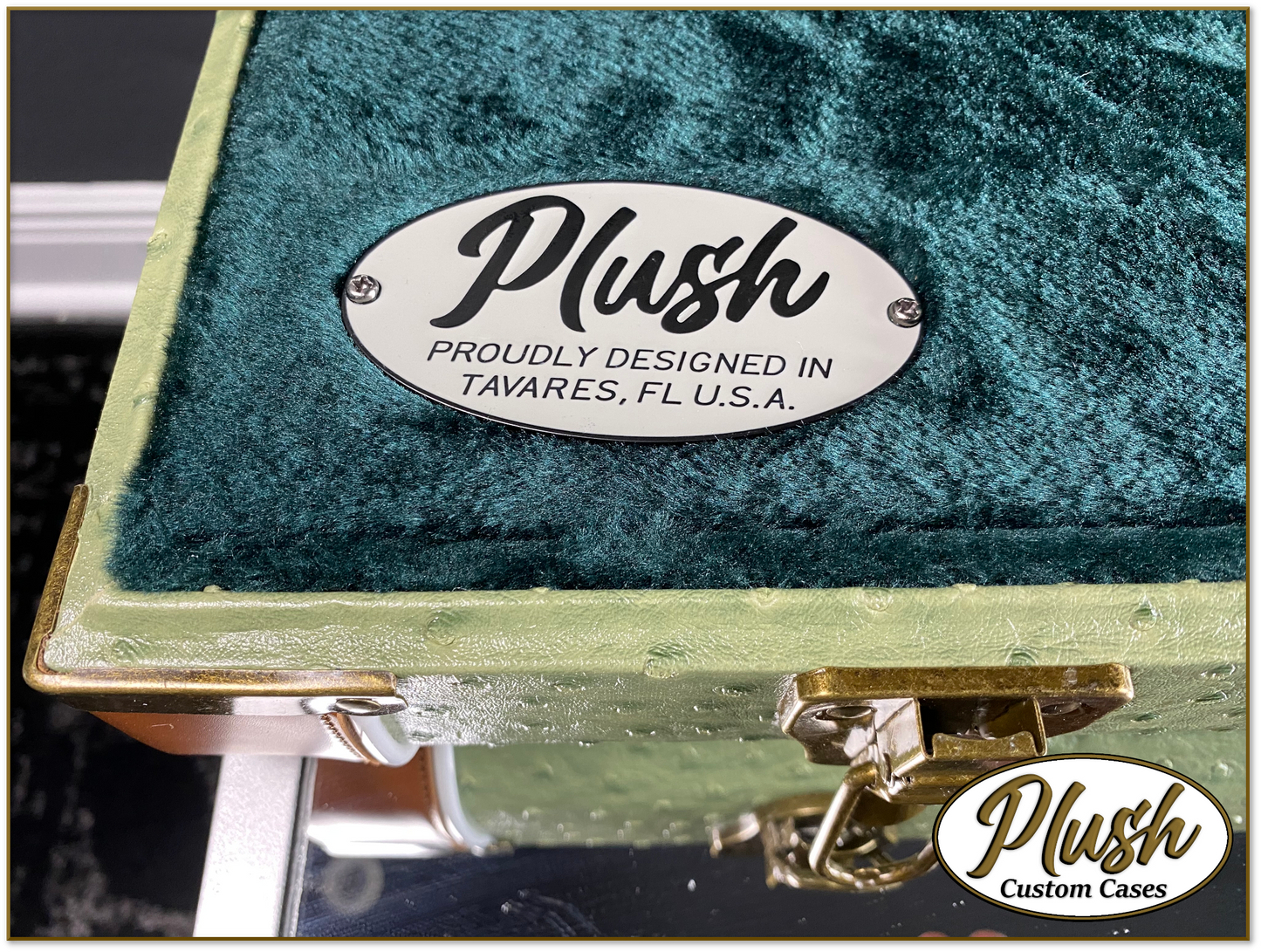 PlushCaster Tele®/Strat® Custom Guitar Case Green Ostrich with Emerald Green Fur