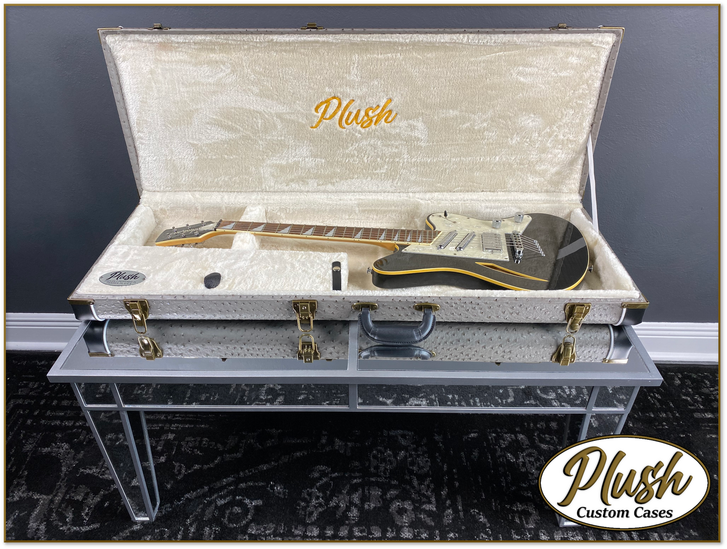 PlushCaster Tele®/Strat® Custom Guitar Case Gray Ostrich with Cream Fur