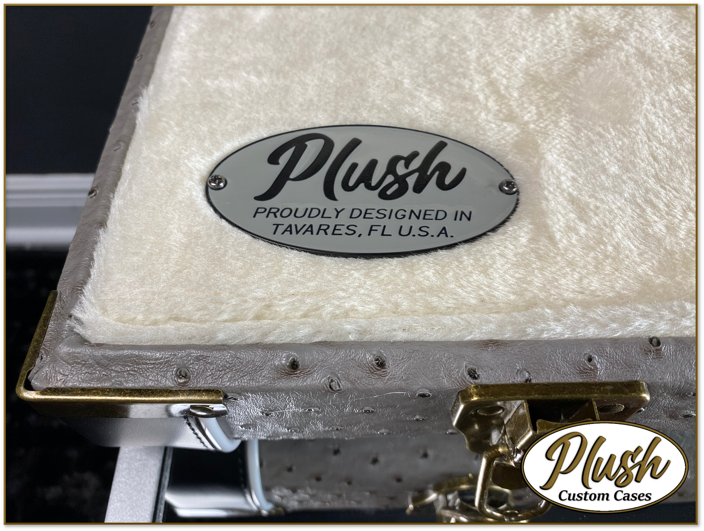 PlushCaster Tele®/Strat® Custom Guitar Case Gray Ostrich with Cream Fur
