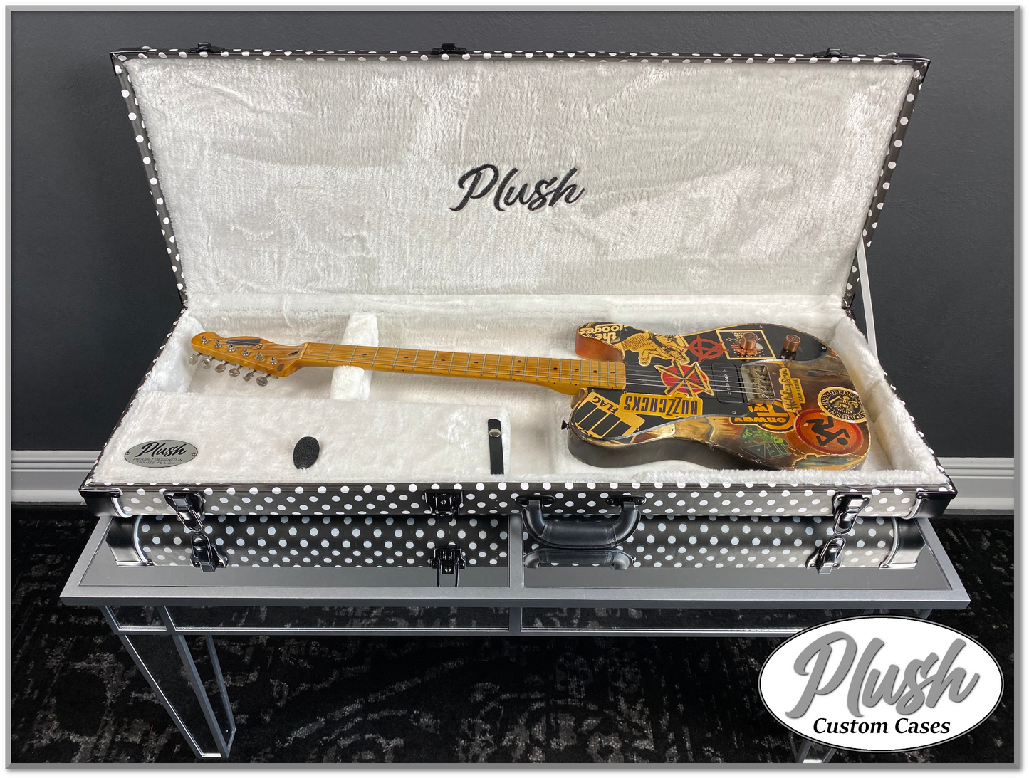 PlushCaster Tele®/Strat® Custom Guitar Case Black & White Polka Dots with White Fur