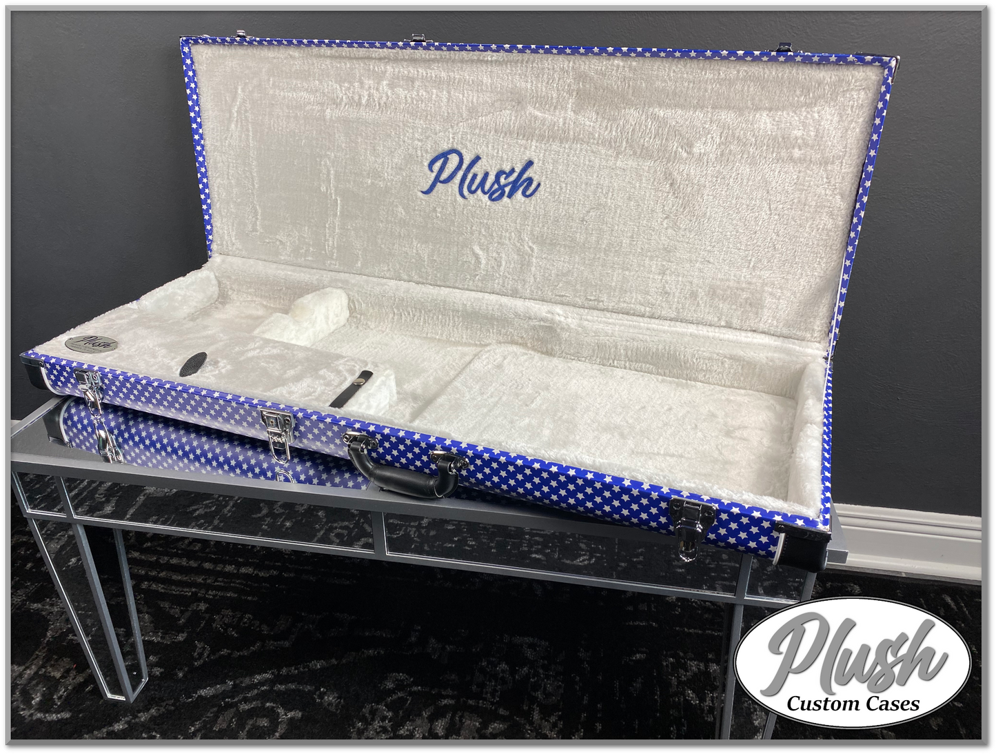 PlushCaster Tele®/Strat® Custom Guitar Case Blue & White Stars with White Fur