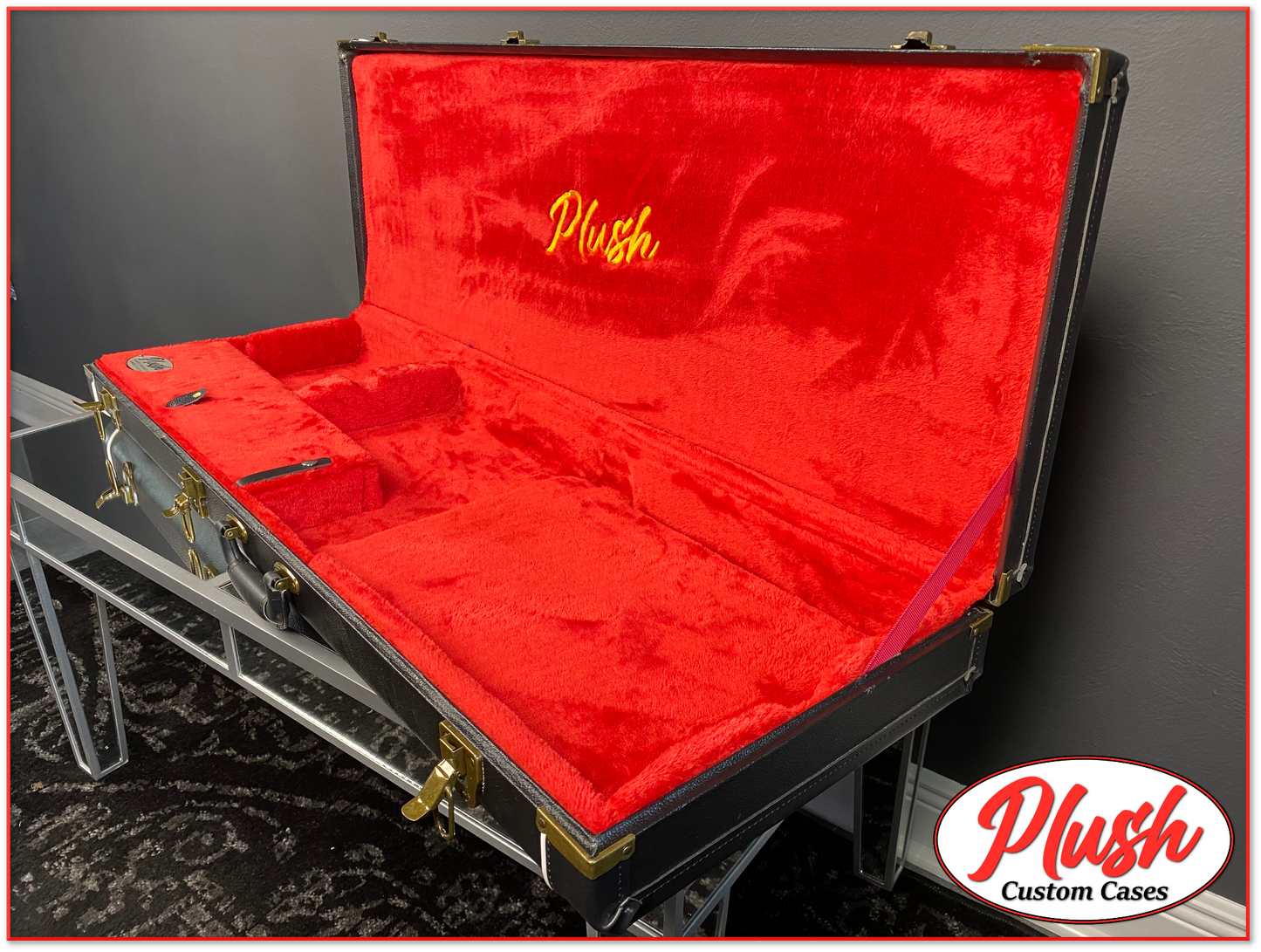 PlushMaster Jazz/Offset Custom Guitar Case Black Tolex with Red Fur