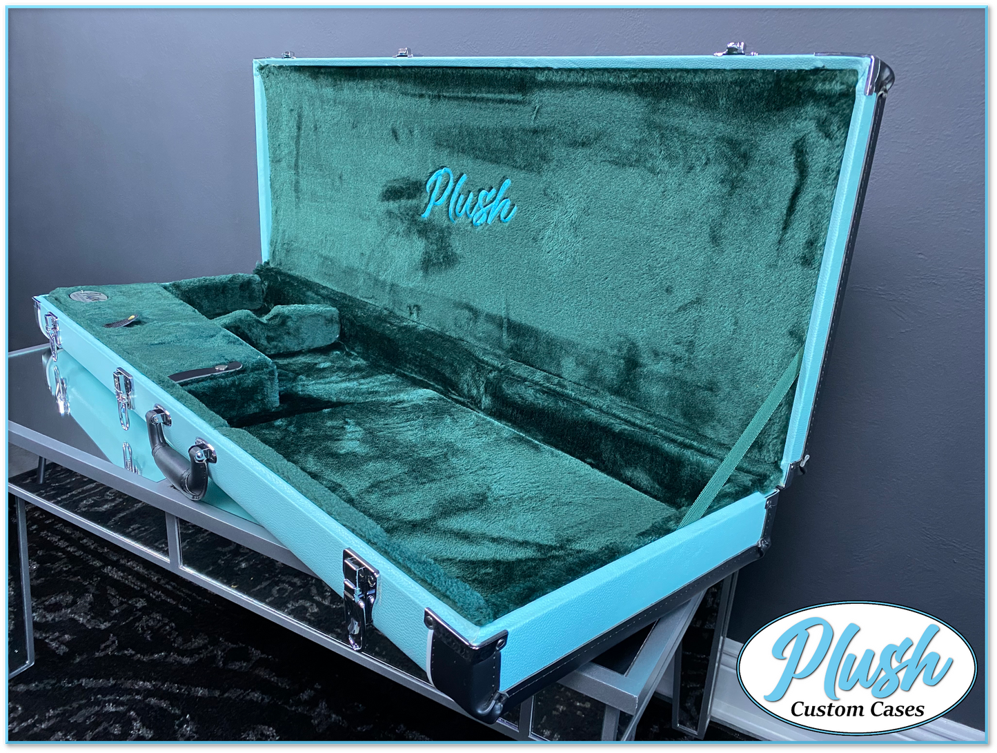 PlushMaster Jazz/Offset Custom Guitar Case Daylight Blue Tolex with Green Fur