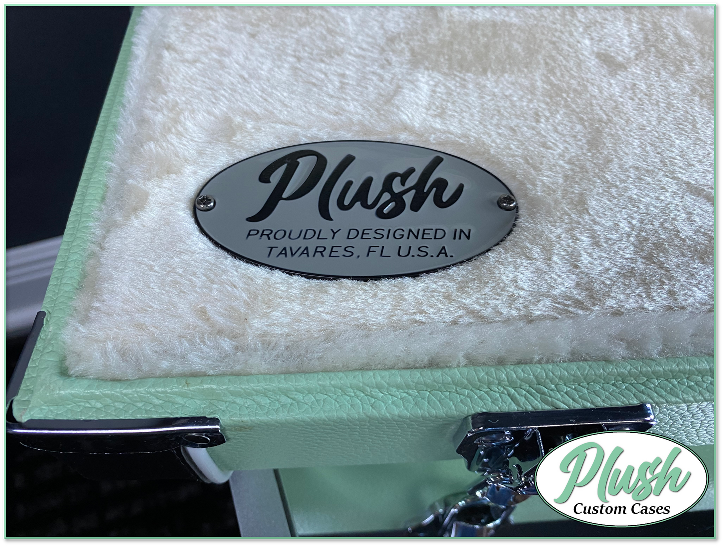 PlushMaster Jazz/Offset Custom Guitar Case Seafoam Green Tolex with Cream Fur