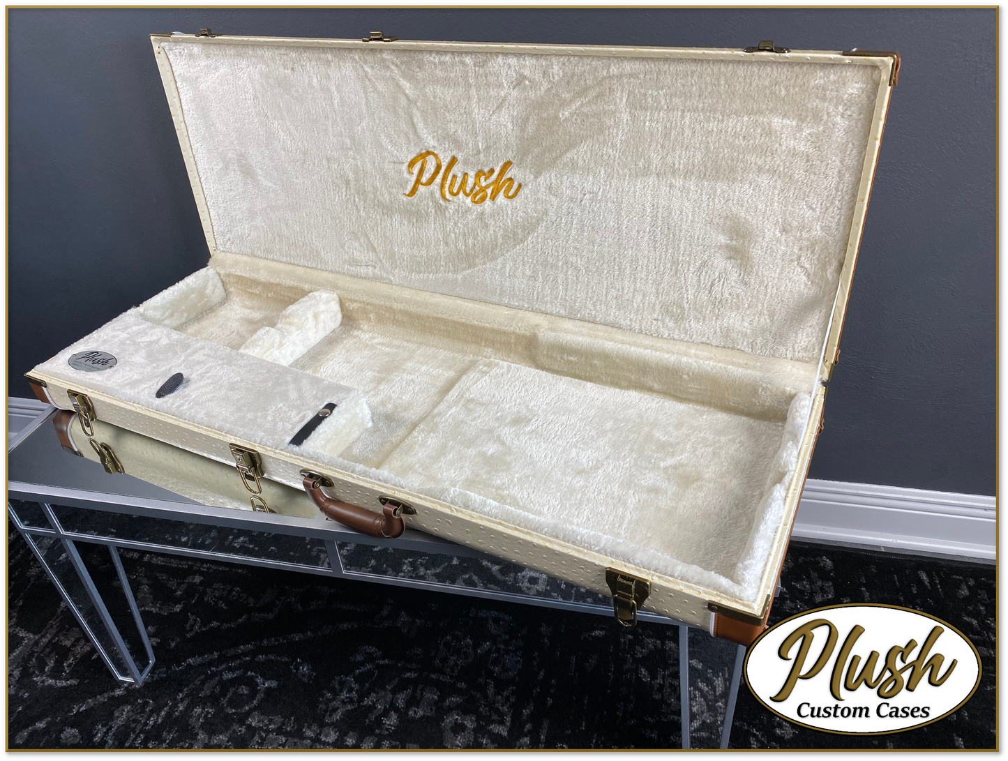PlushCaster Tele®/Strat® Custom Guitar Case Cream Ostrich with Cream Fur