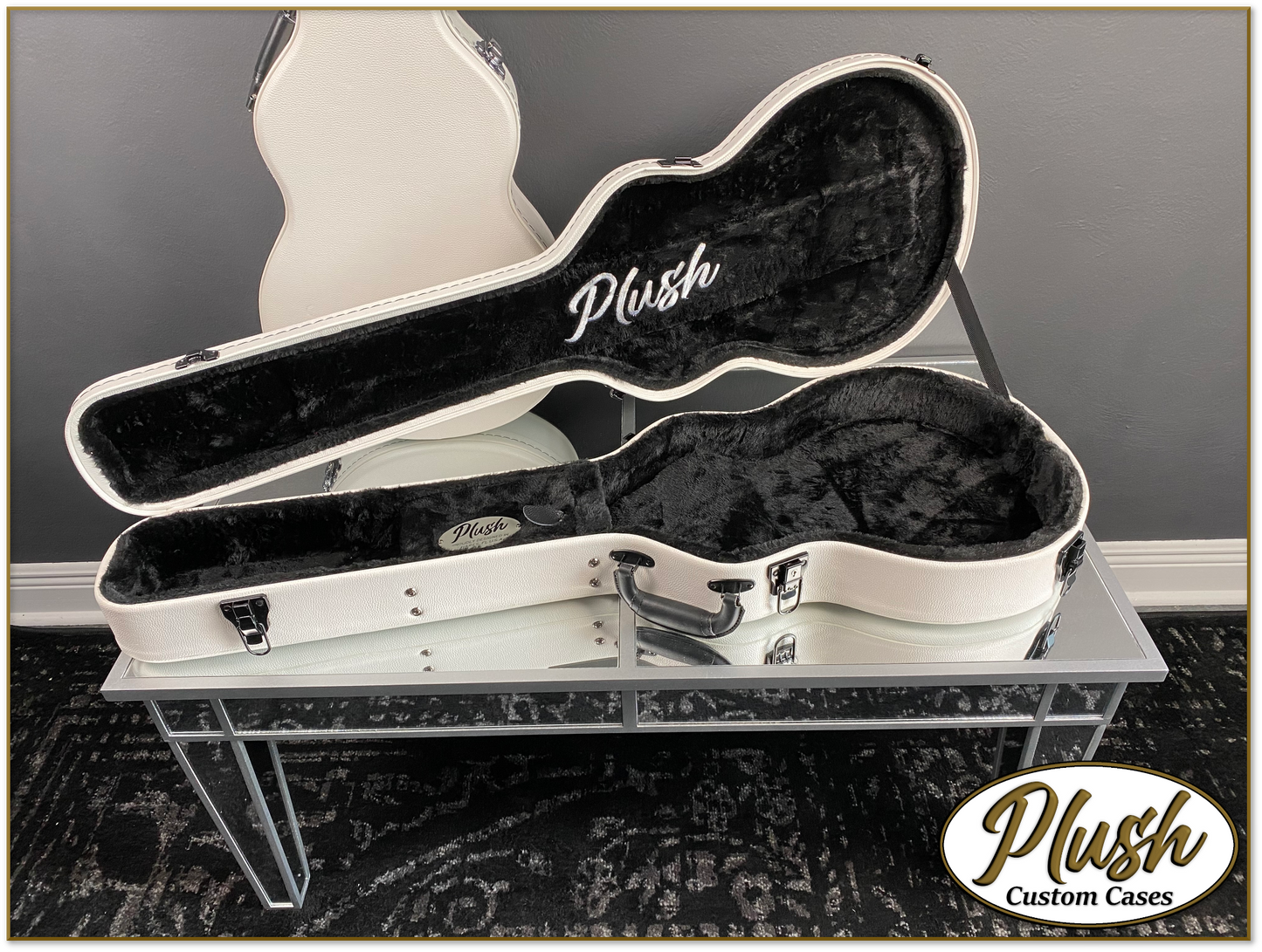 Plush-Paul LP Custom Guitar Case White Tolex with Black Fur