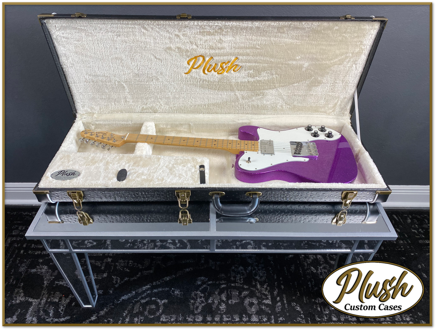 PlushCaster Tele®/Strat® Custom Guitar Case Black Ostrich with Cream Fur