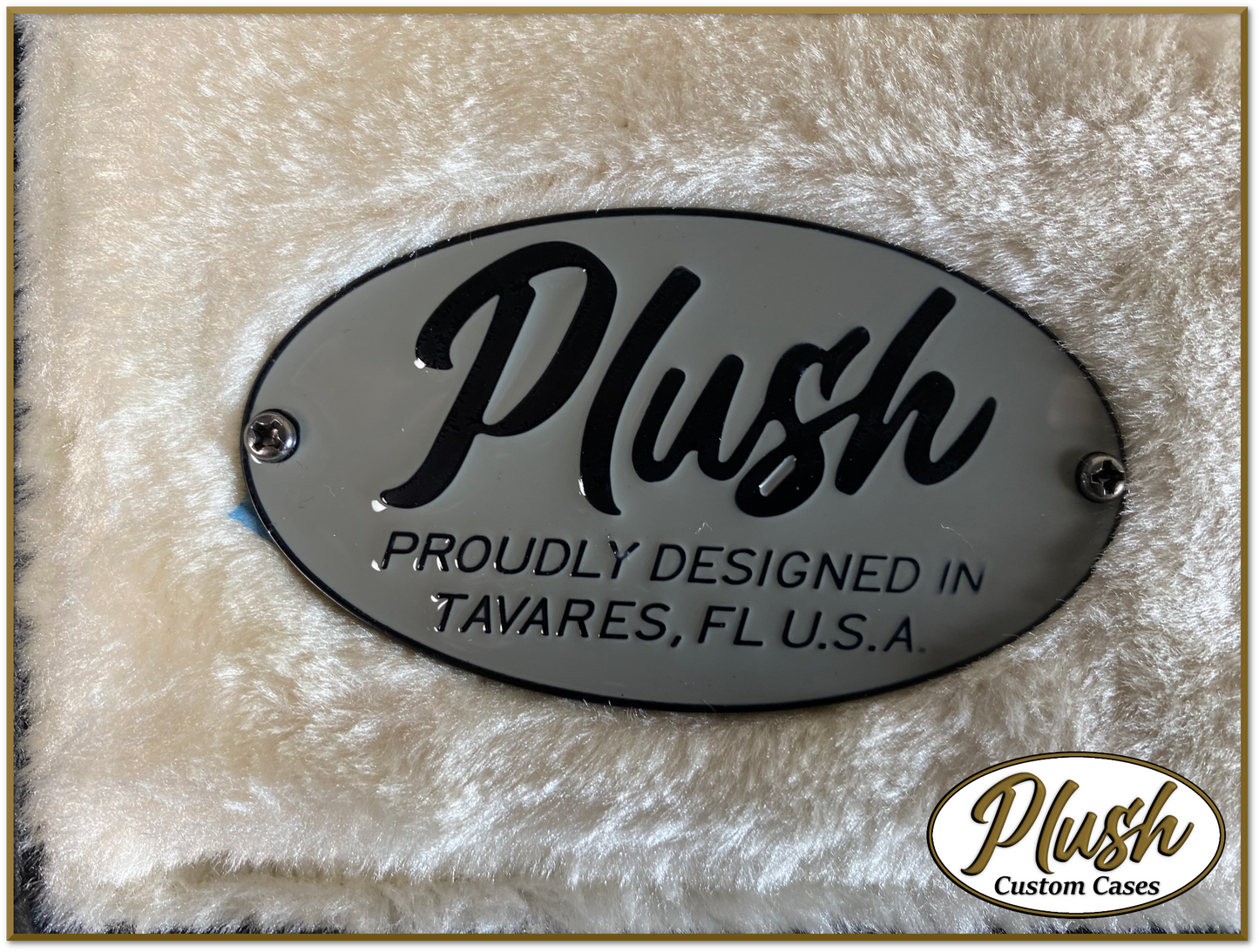 PlushCaster Tele®/Strat® Custom Guitar Case Black Ostrich with Cream Fur