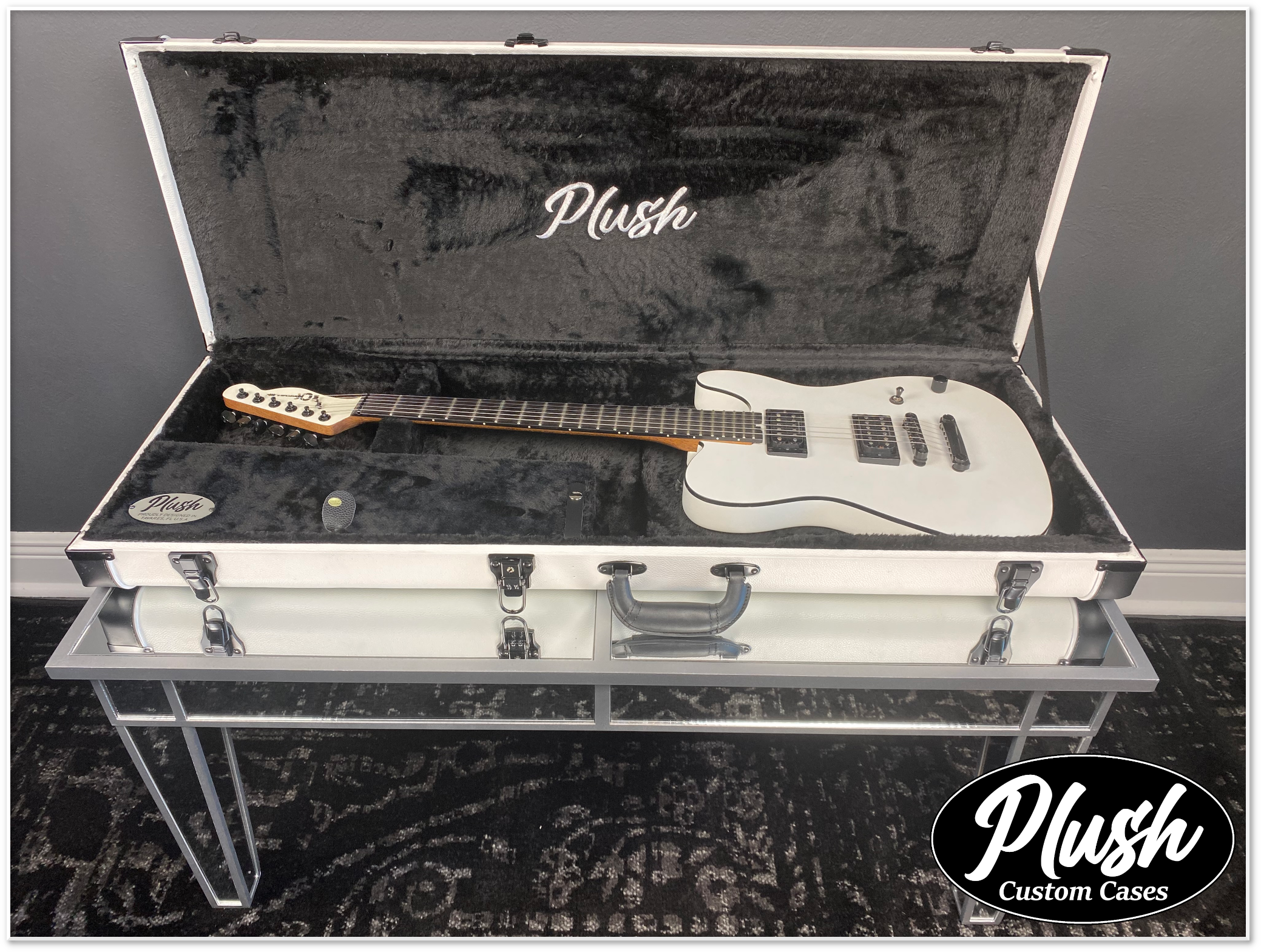 Custom Tele Case PlushCaster Tele®/Strat® Size Custom Guitar Case White Tolex with Blac ...
